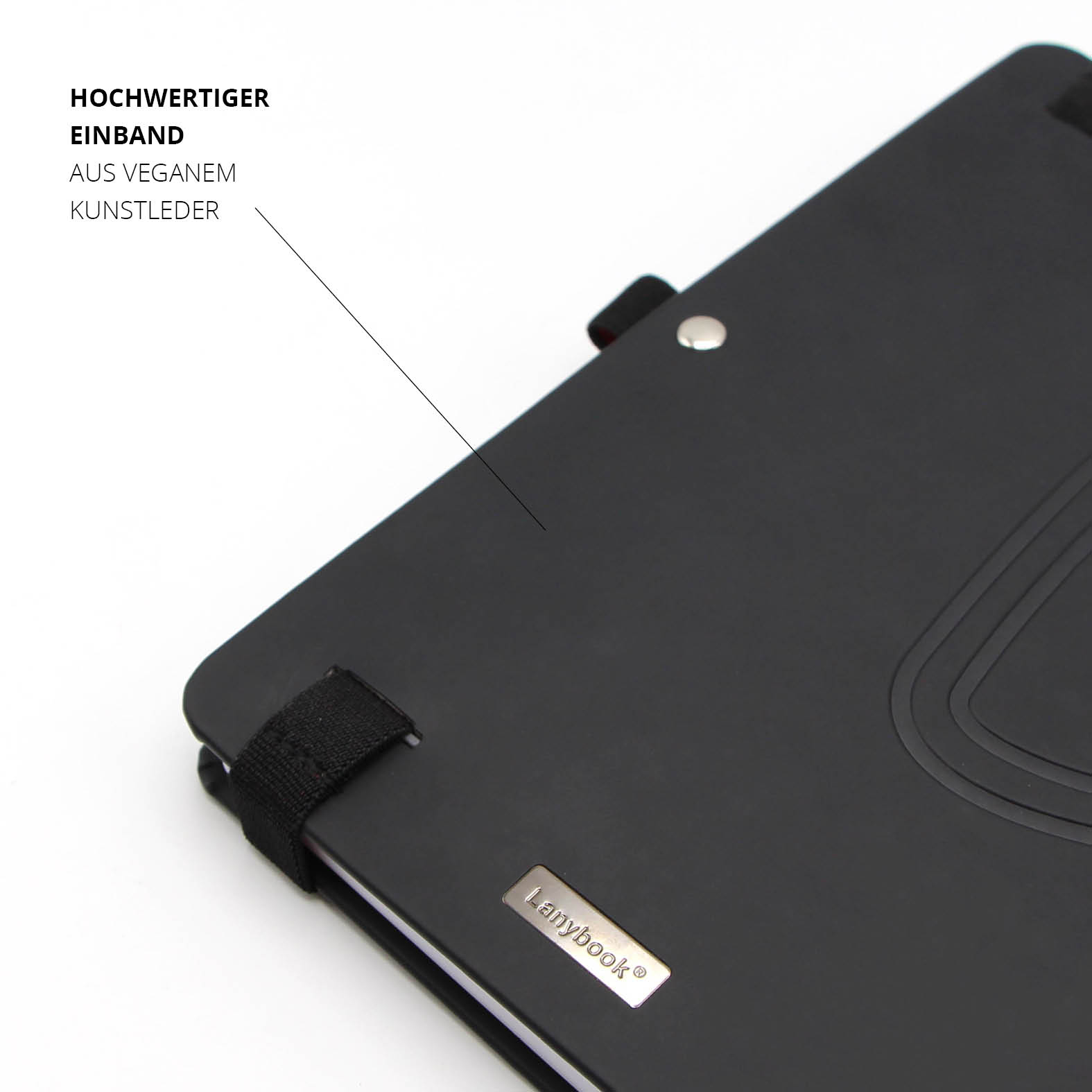 Schwarzes Lanybook® Essential A5 Notizbuch mit hochwertigem veganem Kunstleder-Einband, dezenter Linienprägung und schwarzem Lanyband mit Logo