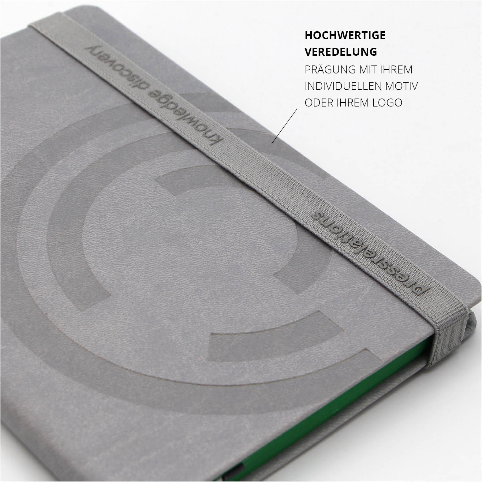 Edle Blindprägung auf dem Einband des Lanybook® Pro mit individuellem Motiv