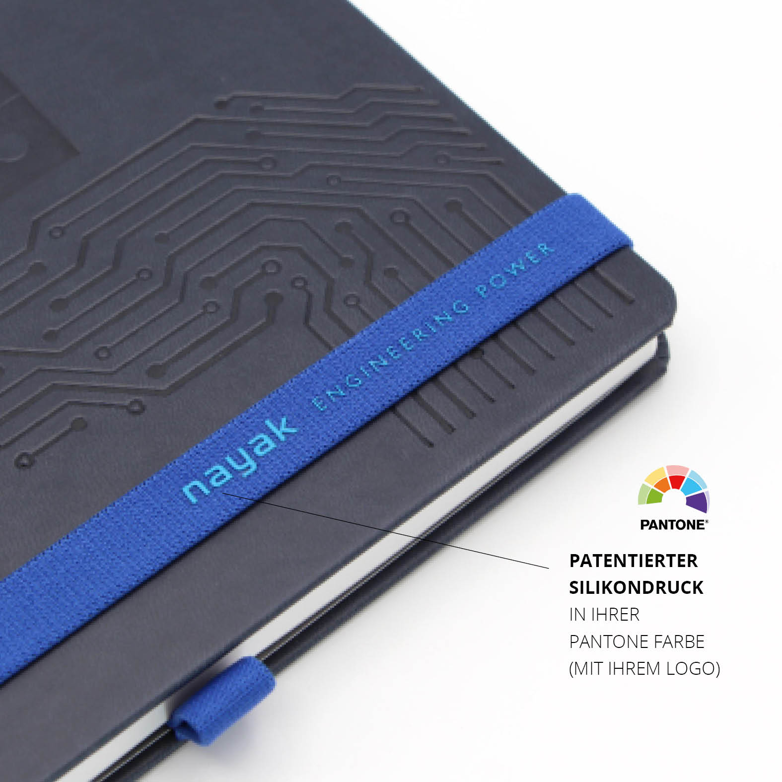 Nahaufnahme des Lanybook® Lanybands in Blau mit patentiertem Silikondruck und individuellem Logo in Pantone-Farbe.