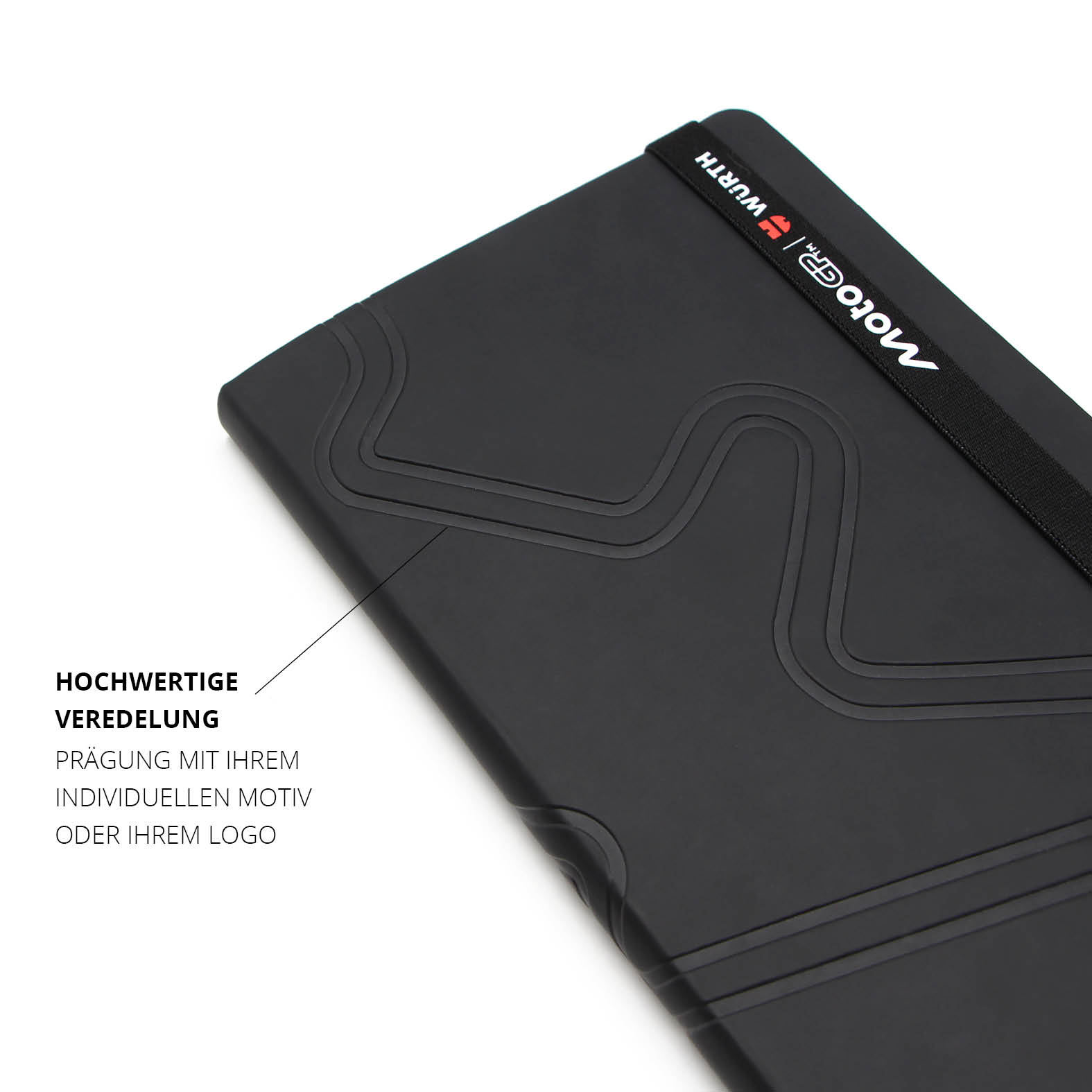 Hochwertige Prägung mit individuellem Motiv auf dem schwarzen Einband des Lanybook® Essential A5 Notizbuchs