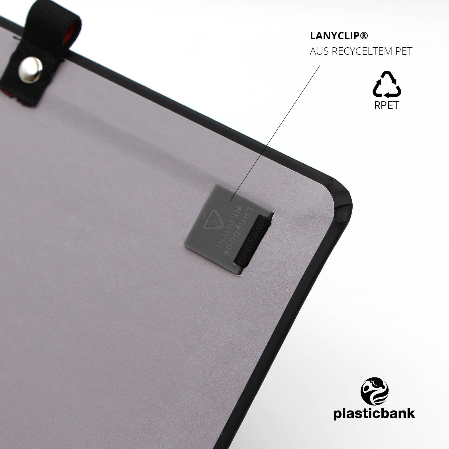 LanyClip® aus recyceltem PET im Lanybook® Essential A5 Notizbuch, nachhaltig gefertigt und dezent in die Rückseite integriert