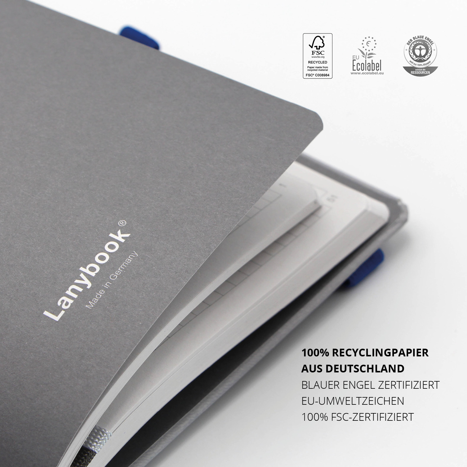 Detailaufnahme des FSC-zertifizierten Recyclingpapiers aus Deutschland, ausgezeichnet mit dem EU-Umweltzeichen und dem Blauen Engel.