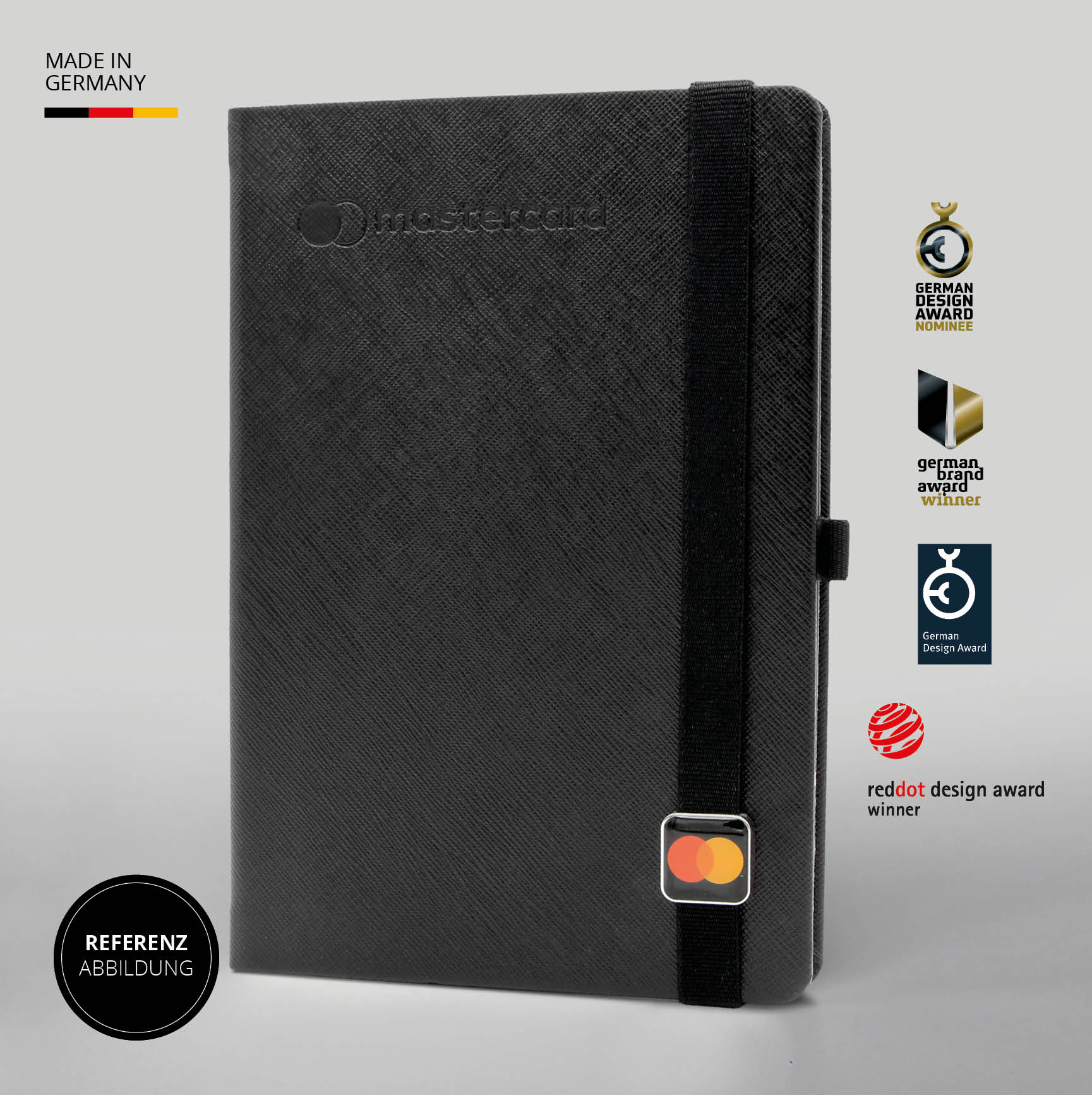 Schwarzes Mastercard Notizbuch mit geprägtem Logo und elastischem Verschlussband. Hochwertig verarbeitet, ideal für Branding.